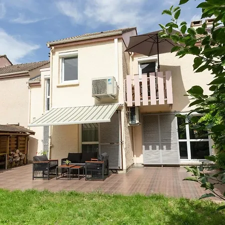 아파트 Le Garden - 4 Chambres-8 Personnes Ideal Famille,groupe-amis-jardin-barbecue-babyfoot-wifi